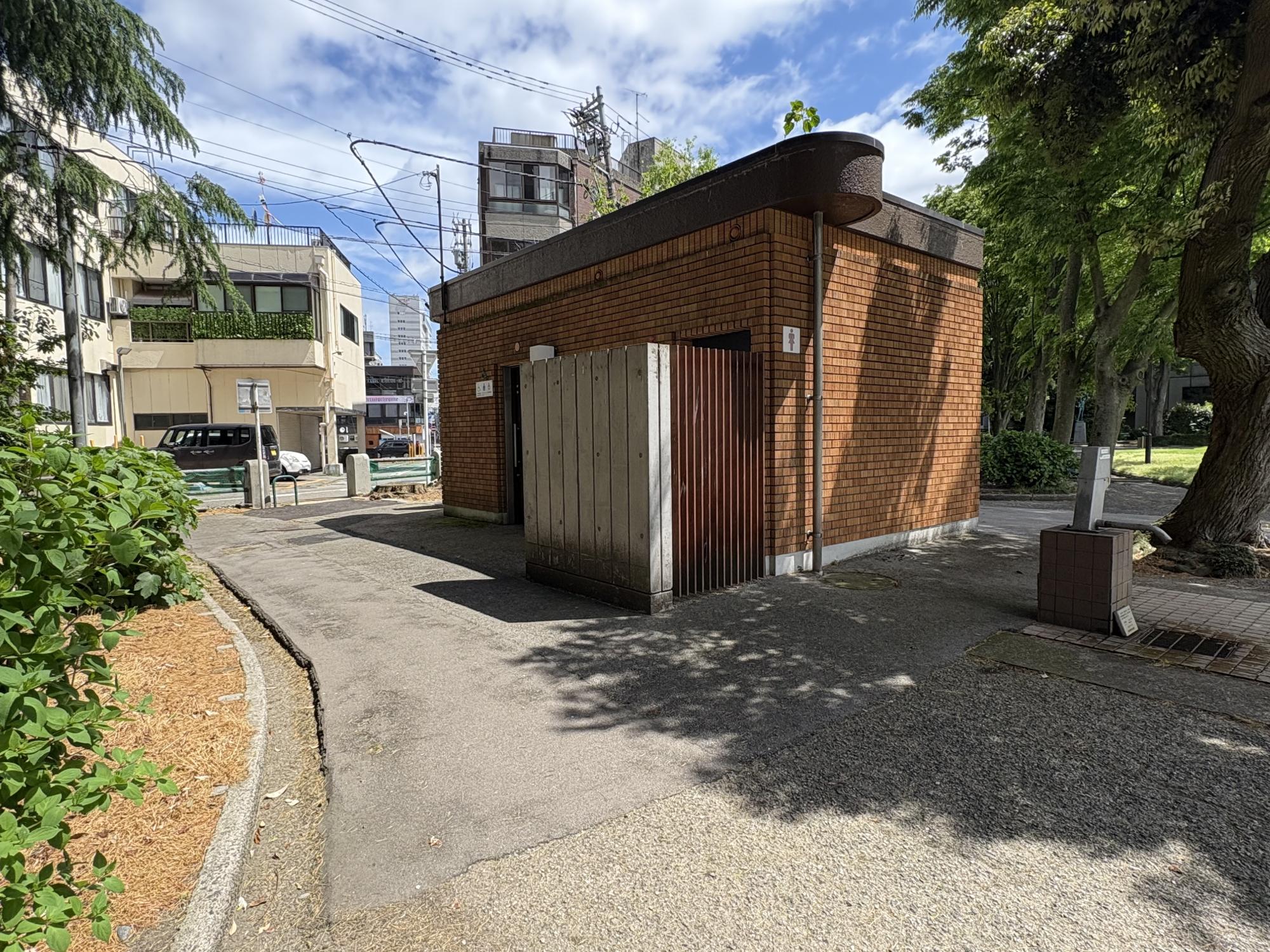 県庁前公園