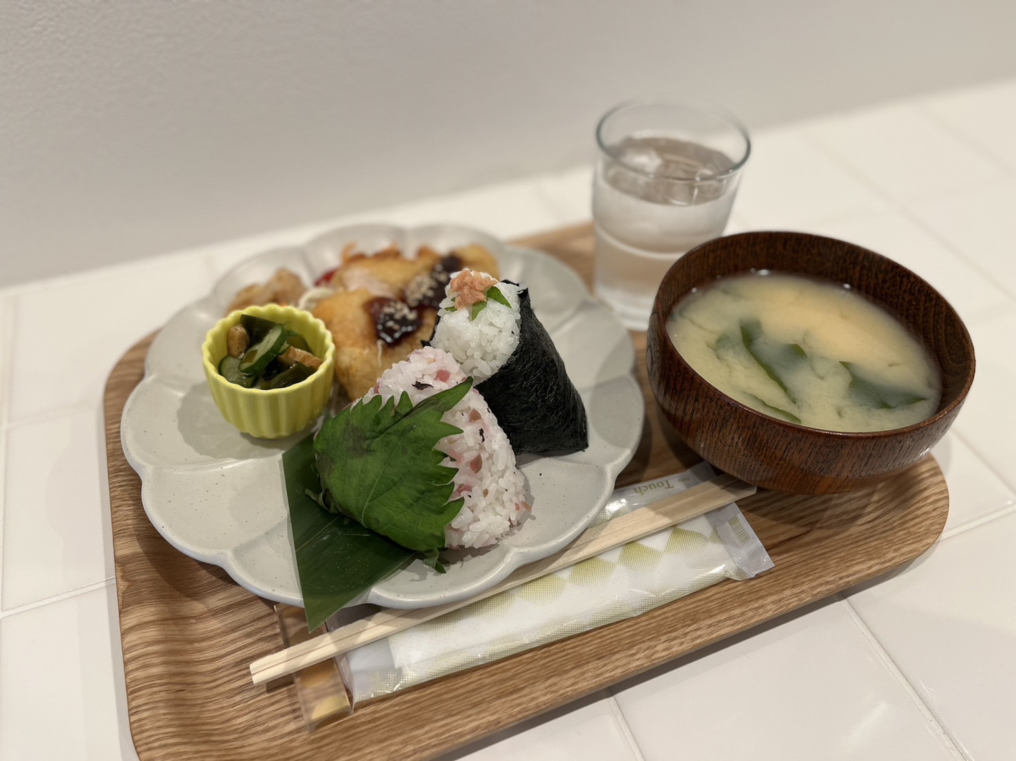 おむすびとお味噌汁のお店　つぶ屋