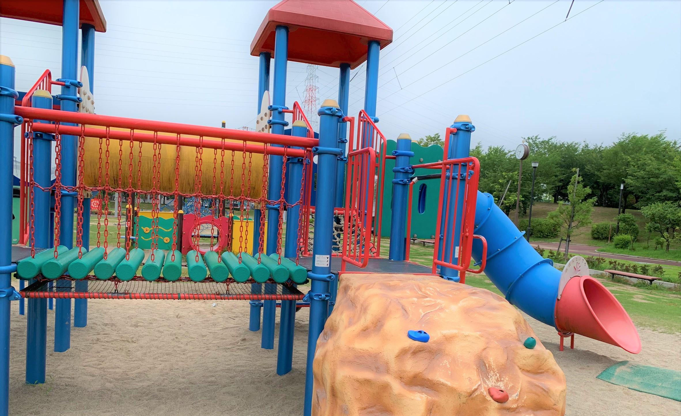射水 公園｜大島中央公園・屋内遊具場「遊ぼ~館」