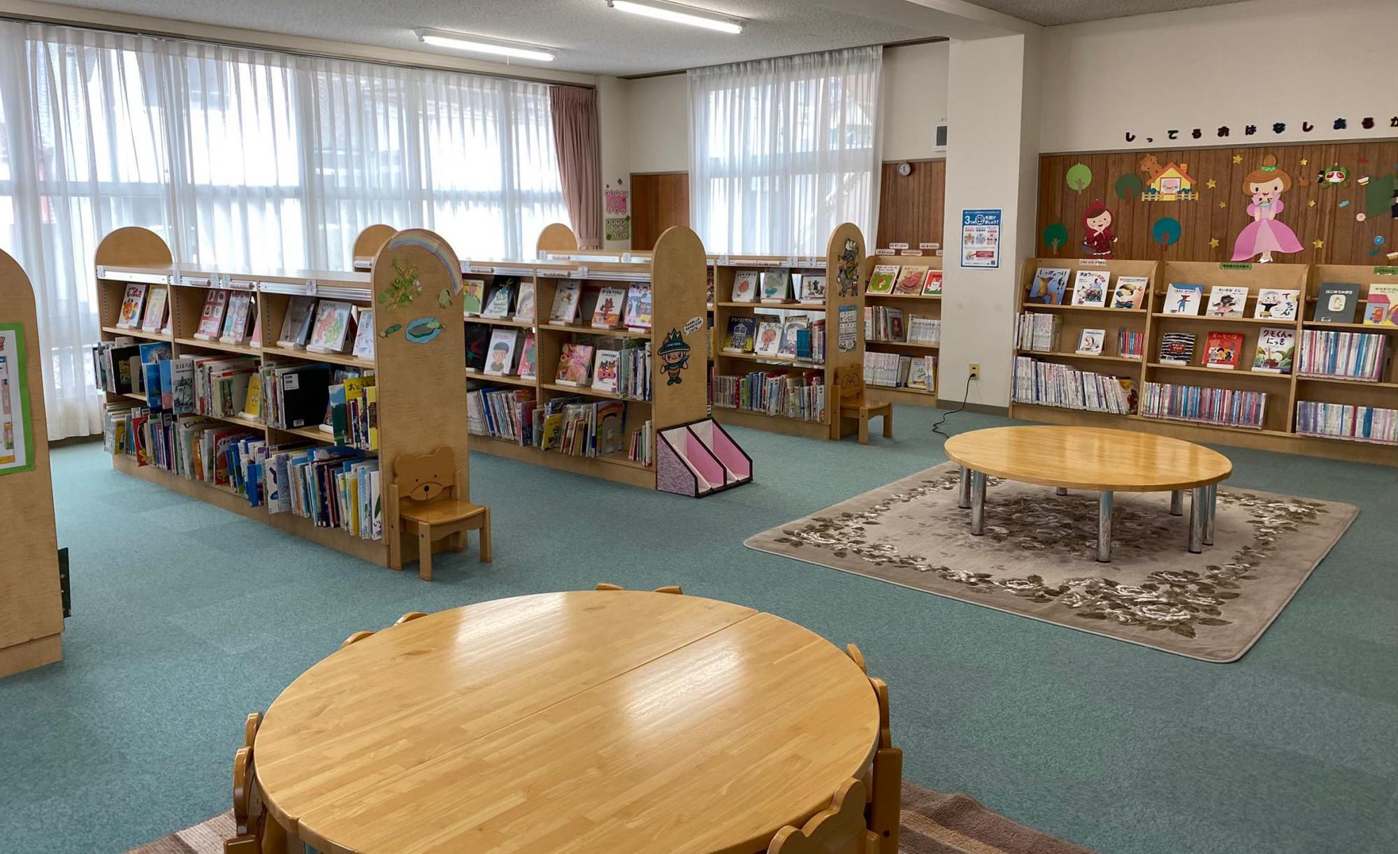 町立上市図書館　えほんしつ「ゆめぽっけ」