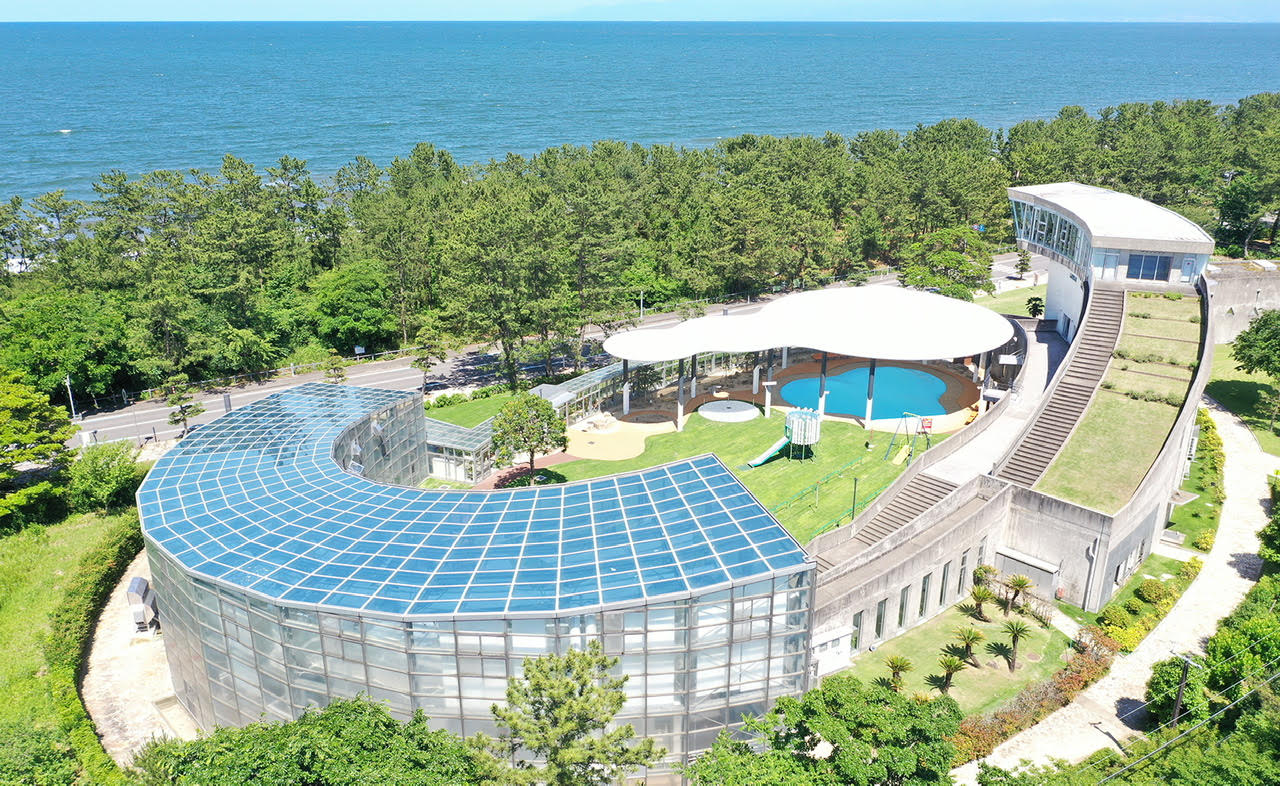 氷見市海浜植物園（ひみしかいひんしょくぶつえん）｜富山 屋内 遊び場