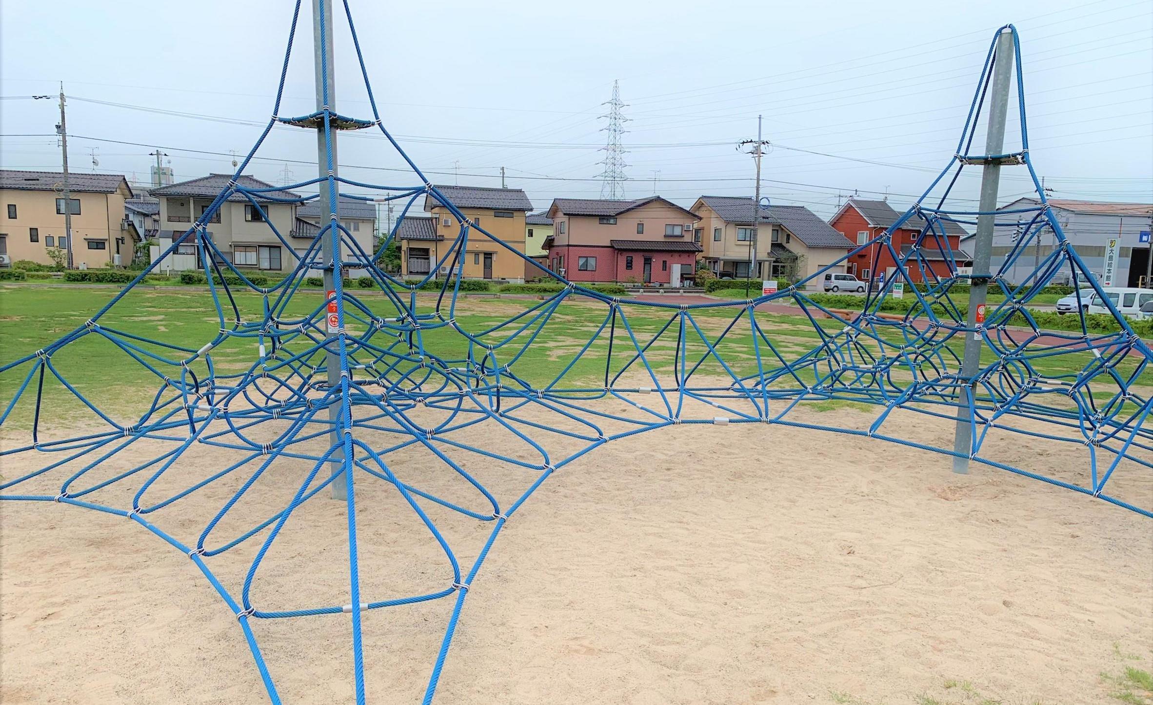 射水 公園｜大島中央公園・屋内遊具場「遊ぼ~館」