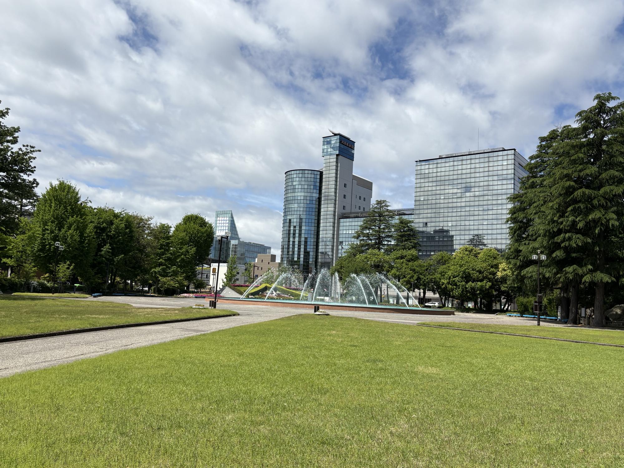県庁前公園