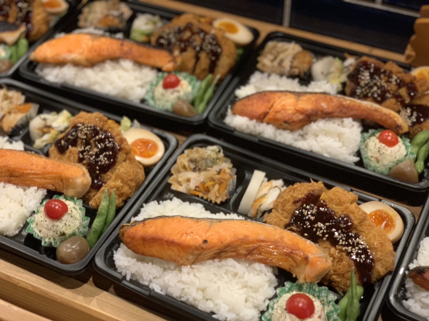 煮込みと惣菜の店 ぺんぎん食堂